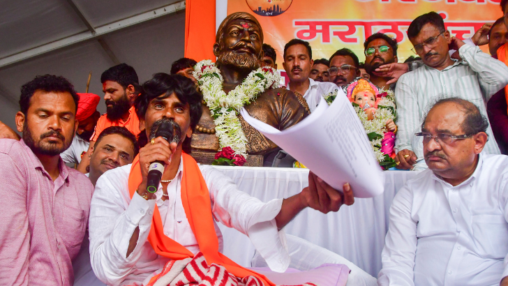 https://salarnews.in/public/uploads/images/newsimages/maannewsimage02092025_221243_Maratha quota protest.png